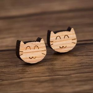 🎉 New Cute Wooden Cat Stud Earrings set